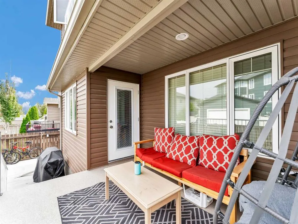 592 Vista Drive SE