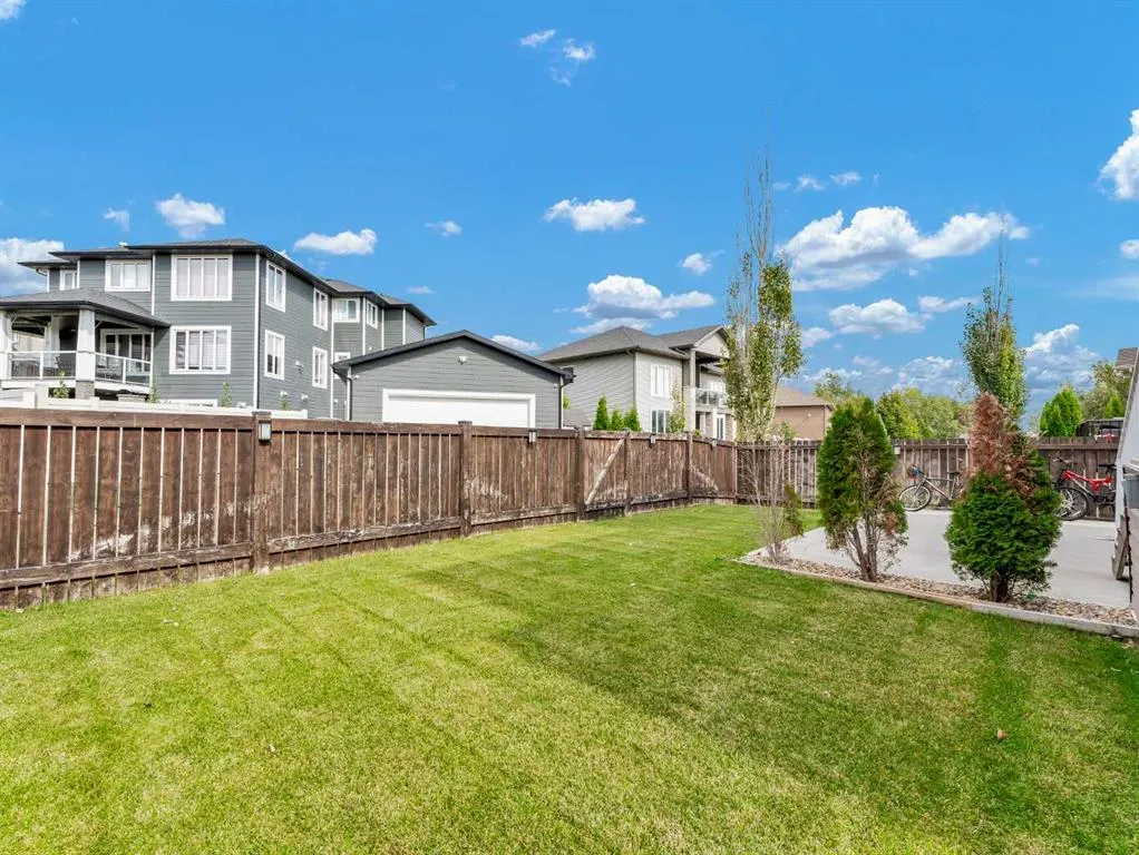 592 Vista Drive SE