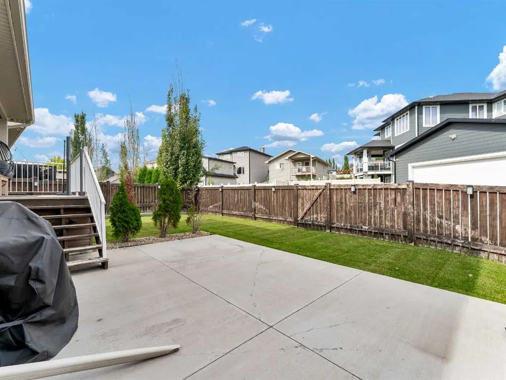 592 Vista Drive SE