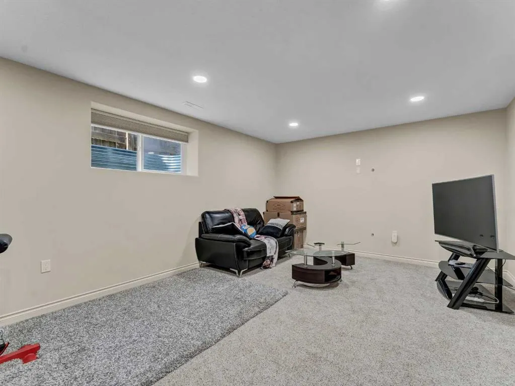 592 Vista Drive SE