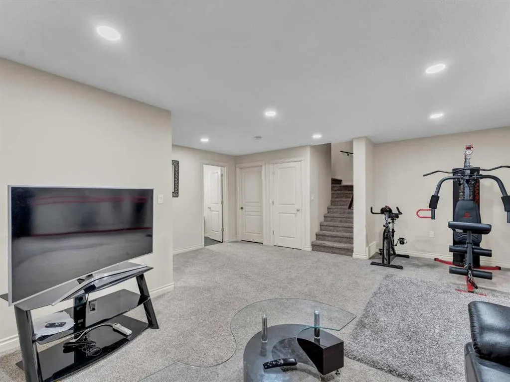 592 Vista Drive SE