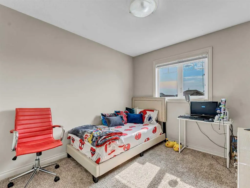 592 Vista Drive SE