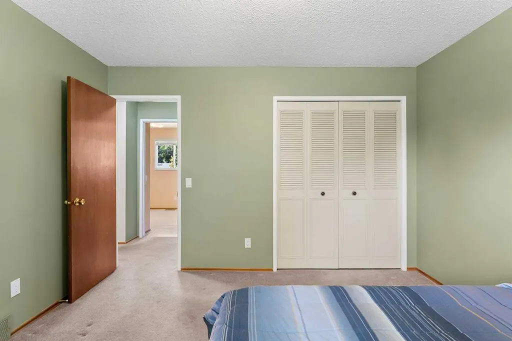 1364 Lake Michigan Crescent SE