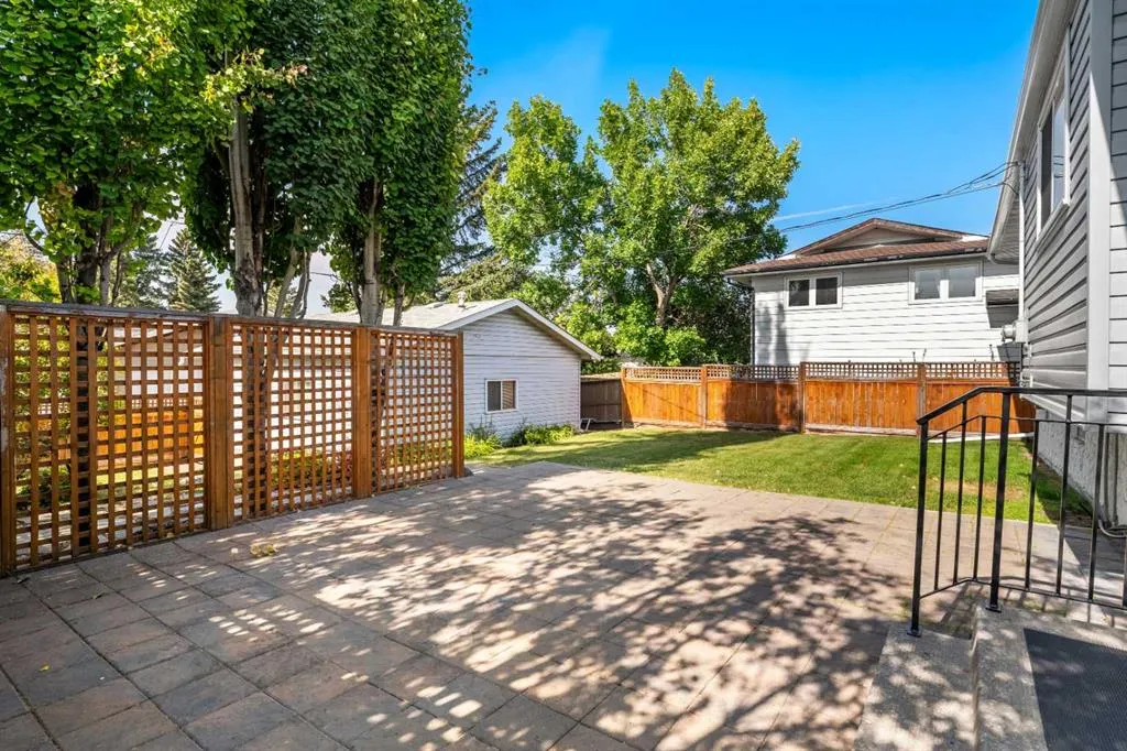 1364 Lake Michigan Crescent SE