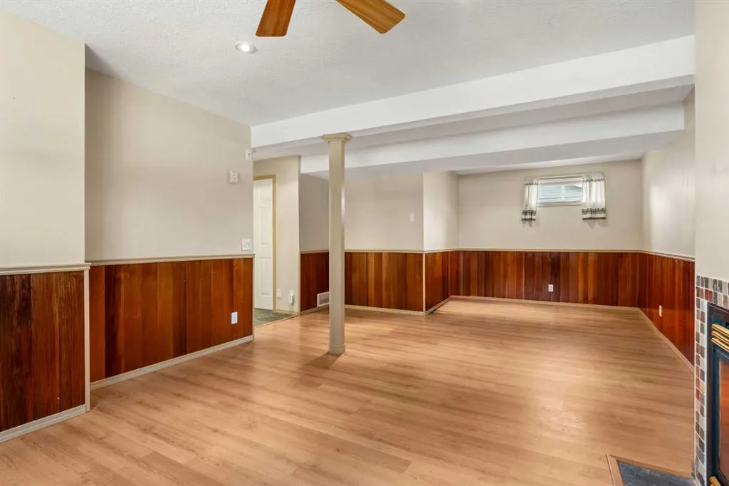 1364 Lake Michigan Crescent SE