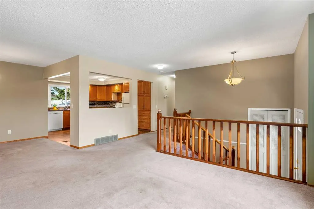 1364 Lake Michigan Crescent SE