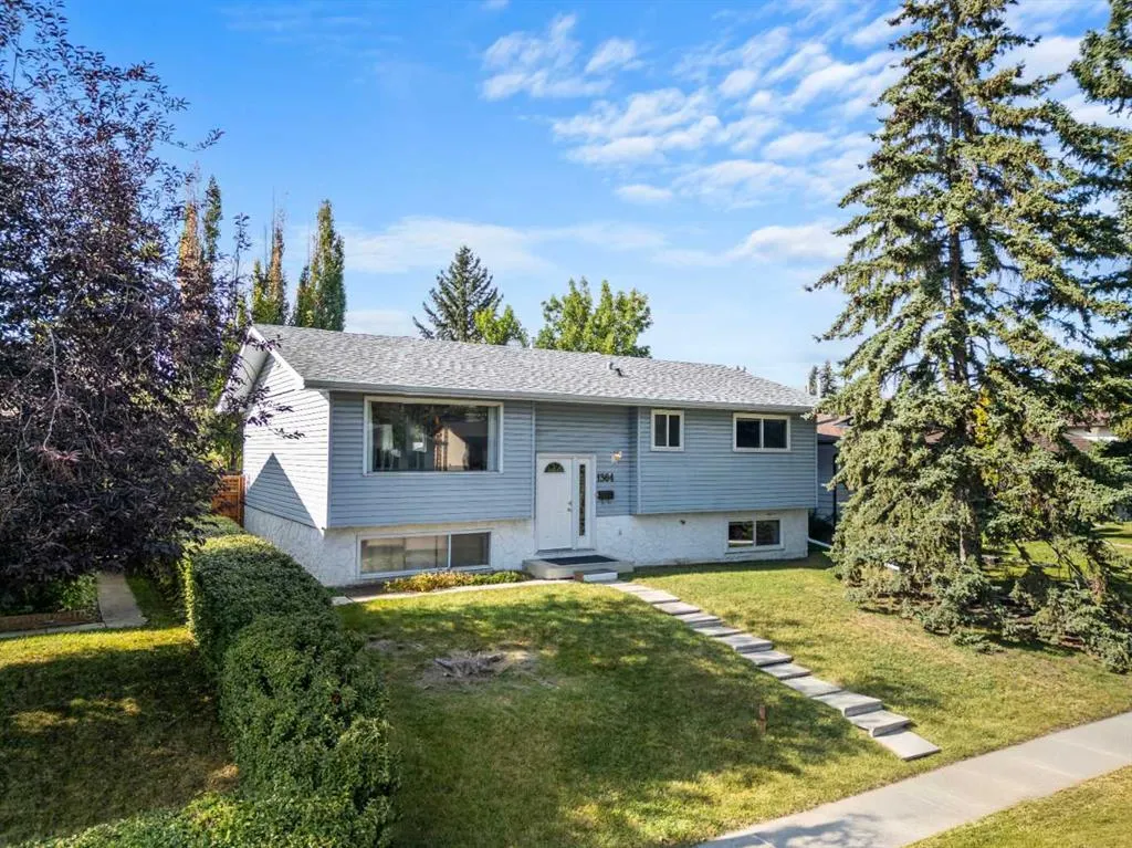 1364 Lake Michigan Crescent SE