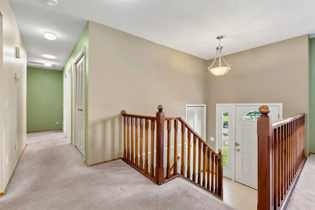 1364 Lake Michigan Crescent SE
