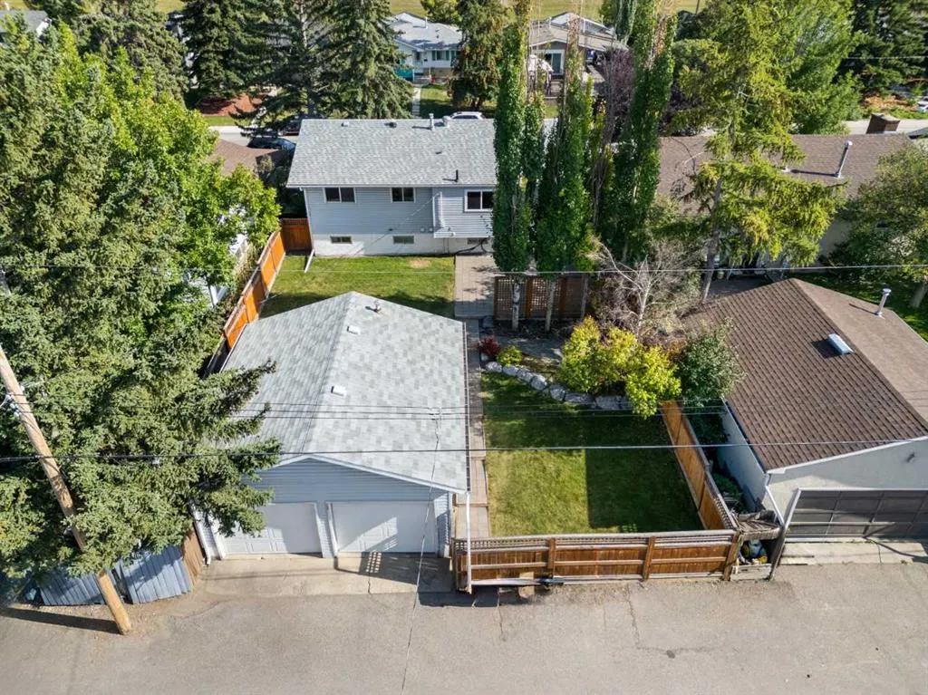 1364 Lake Michigan Crescent SE