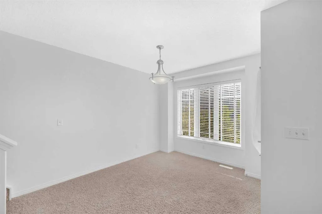 304 Windstone Gardens SW