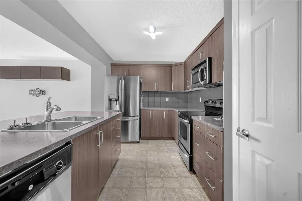 304 Windstone Gardens SW
