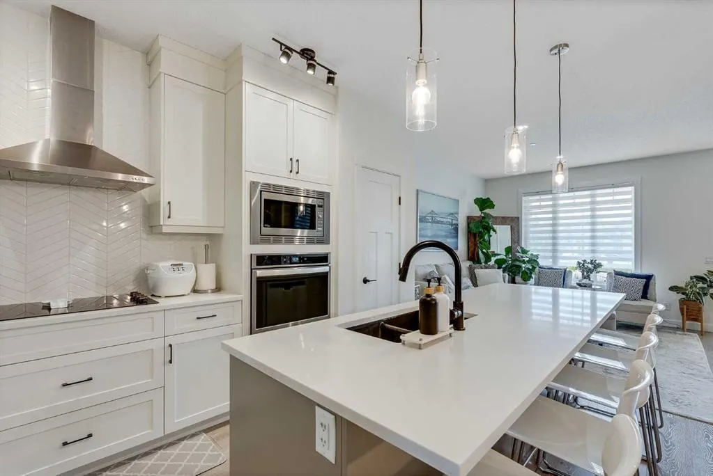 145 Lucas Crescent NW