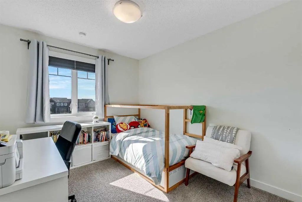 145 Lucas Crescent NW