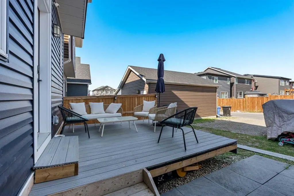 145 Lucas Crescent NW
