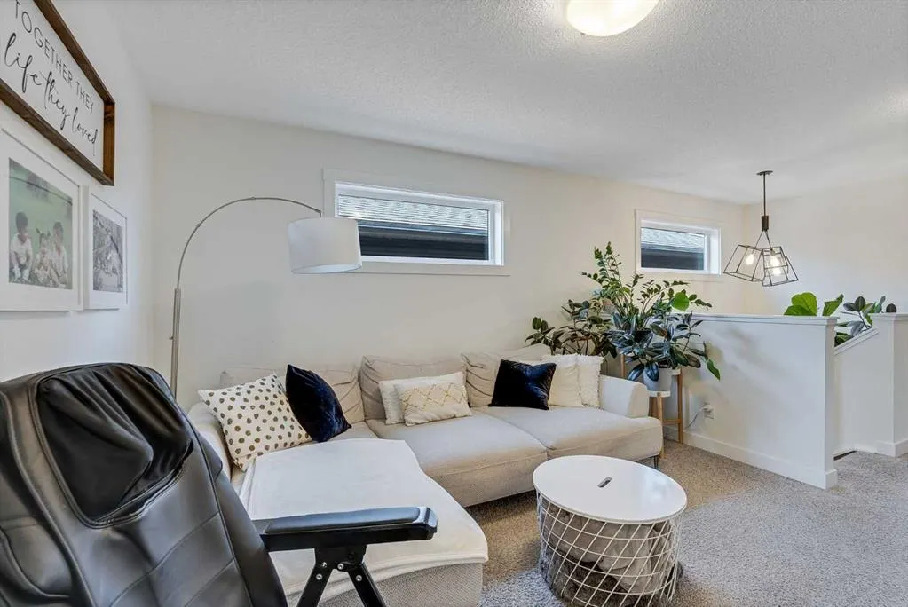 145 Lucas Crescent NW