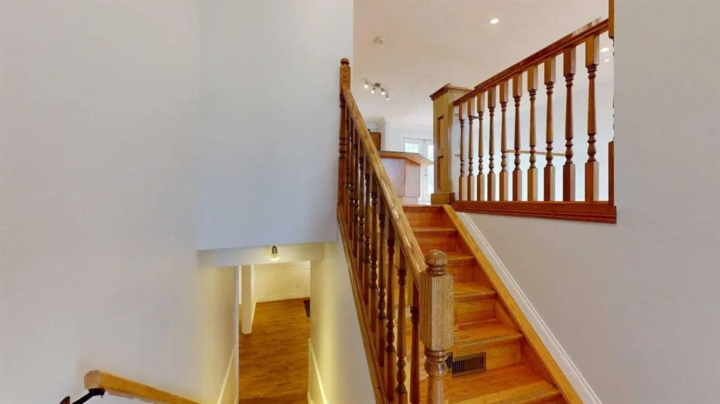 195 Becker Crescent