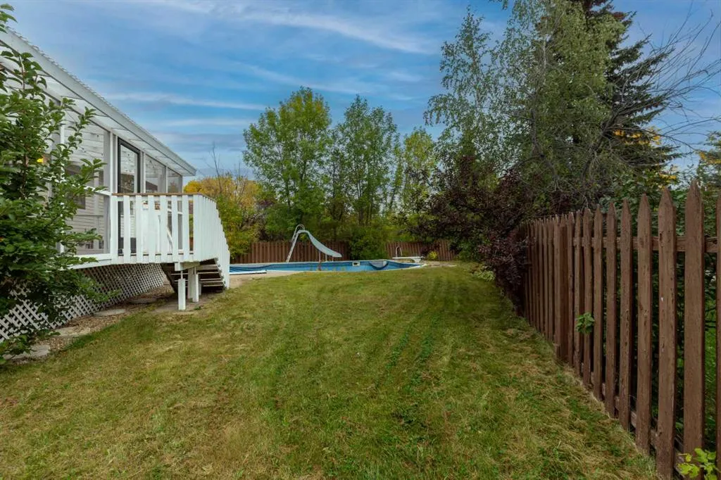 195 Becker Crescent