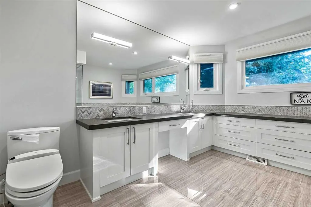 108 Canterville Road SW