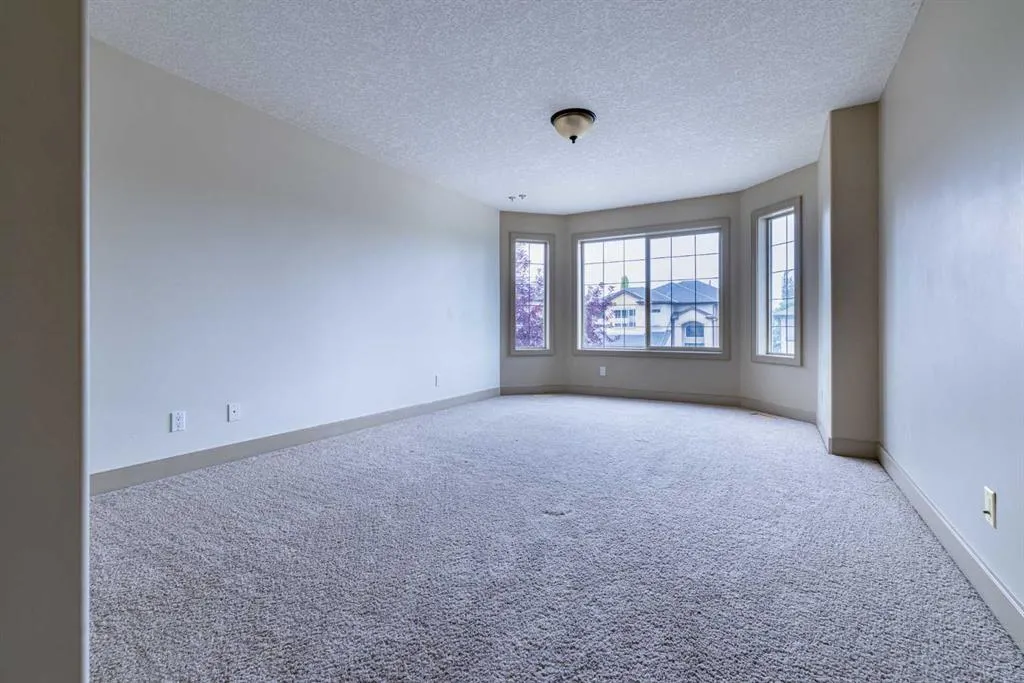 52 Elmont Green SW