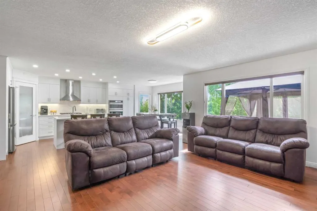 84 Everwillow Park SW