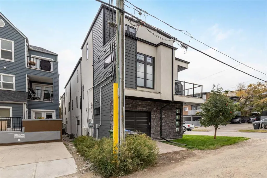 1708 19 Avenue SW