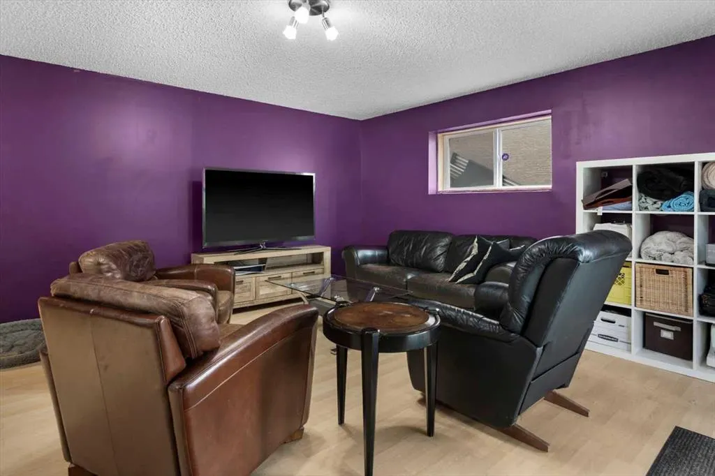 172 Tuscany Meadows Heath NW