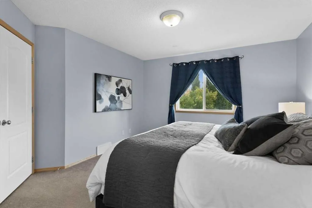172 Tuscany Meadows Heath NW