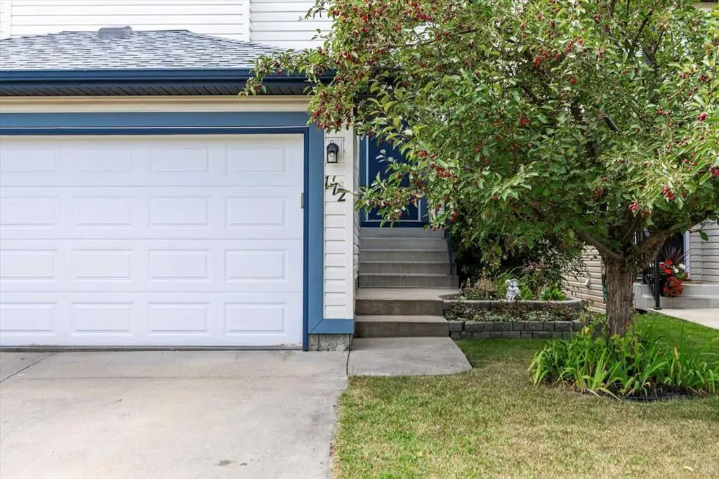 172 Tuscany Meadows Heath NW