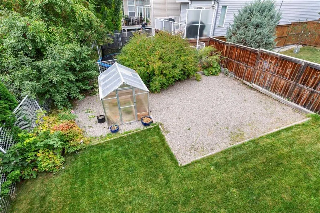 172 Tuscany Meadows Heath NW