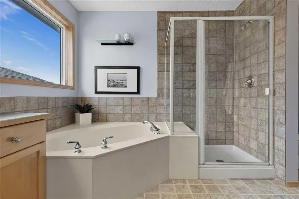 172 Tuscany Meadows Heath NW