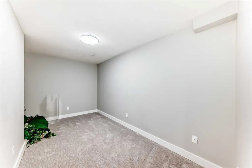 146 Lake Sylvan Close SE