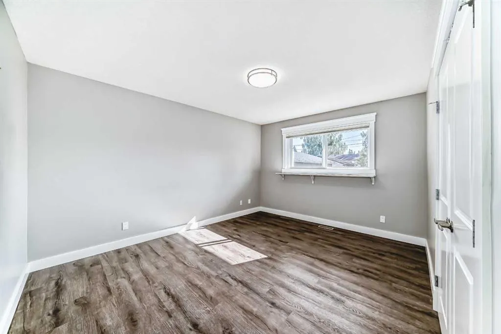 146 Lake Sylvan Close SE