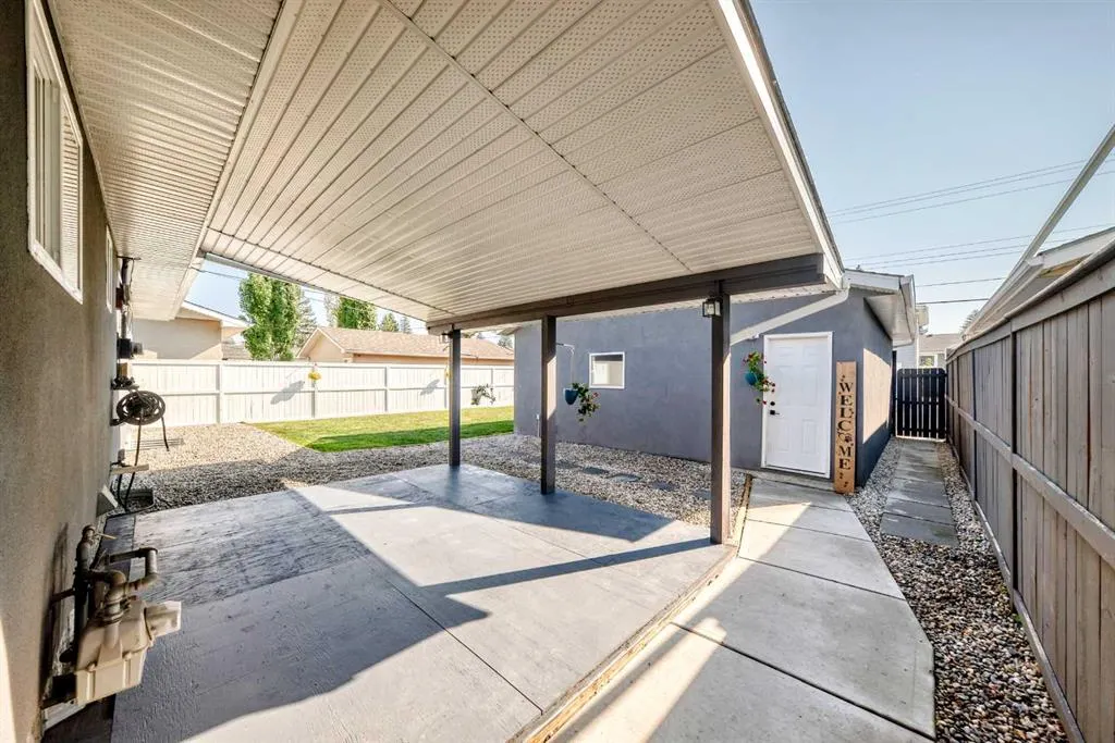 146 Lake Sylvan Close SE