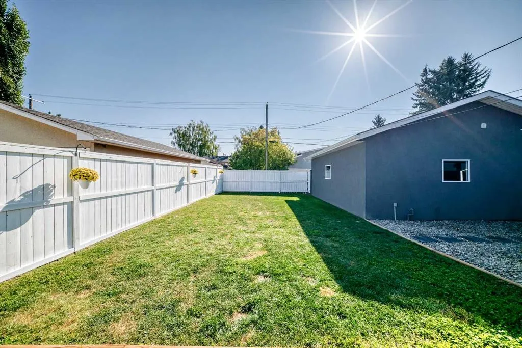 146 Lake Sylvan Close SE