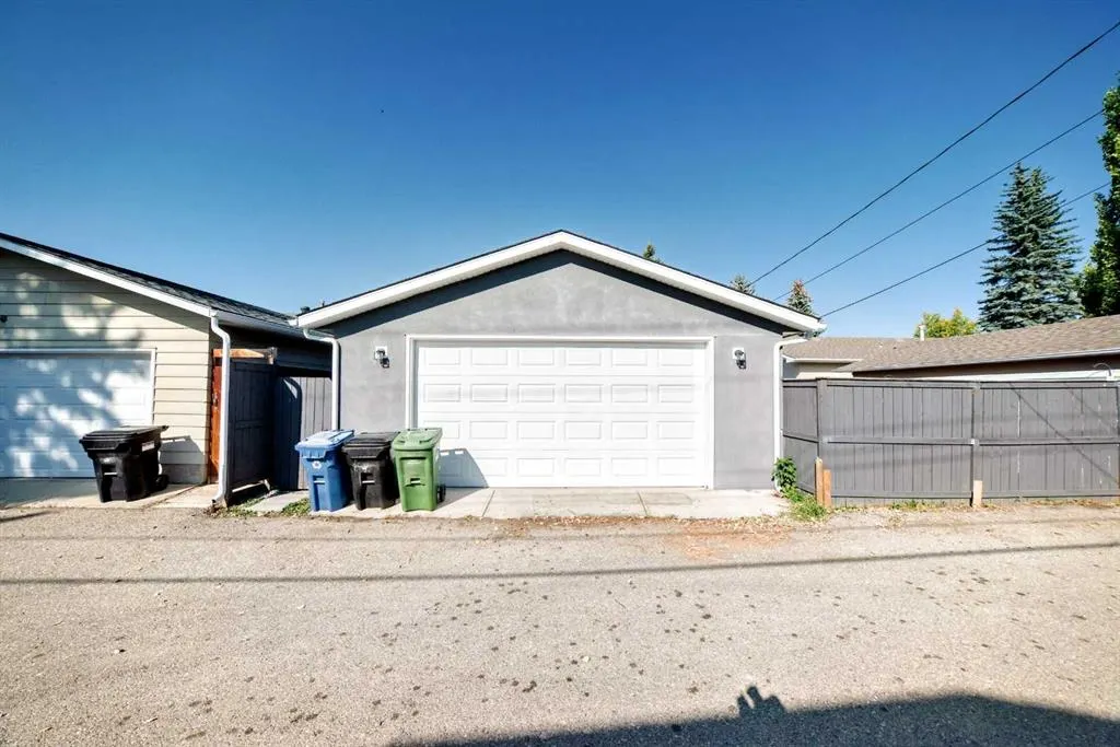 146 Lake Sylvan Close SE