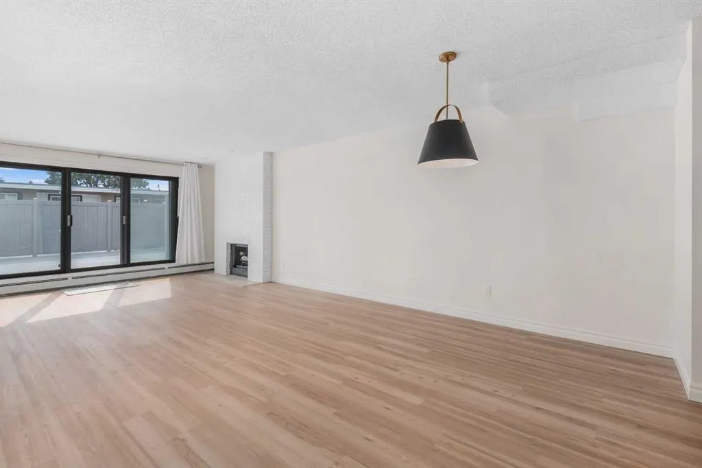 611 67 Avenue SW, #202