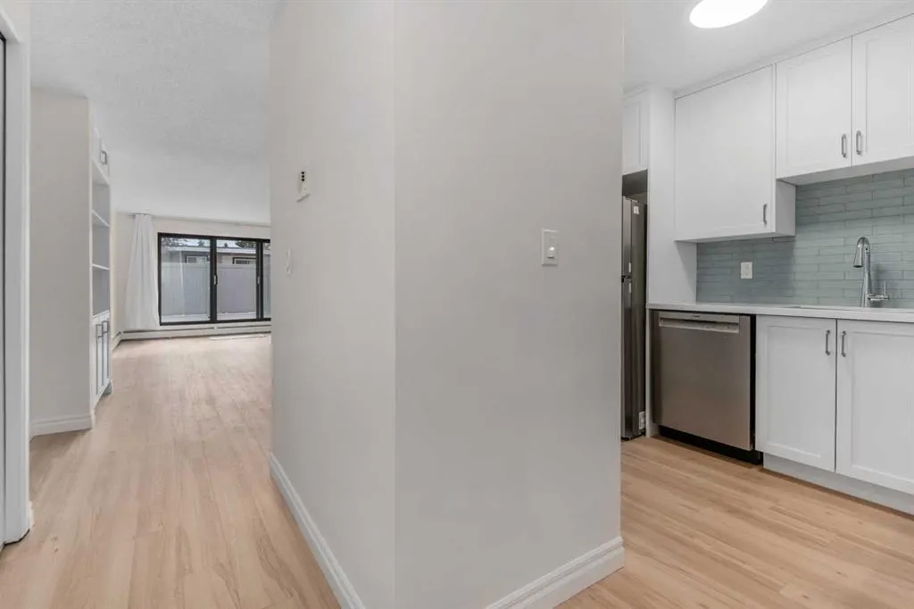 611 67 Avenue SW, #202