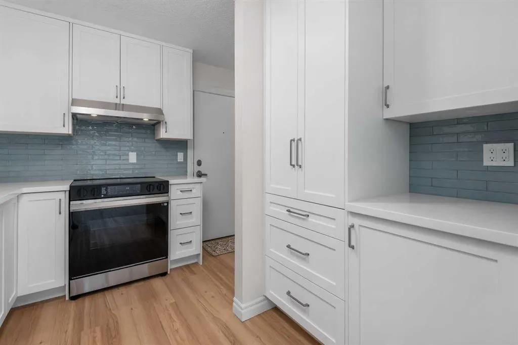 611 67 Avenue SW, #202