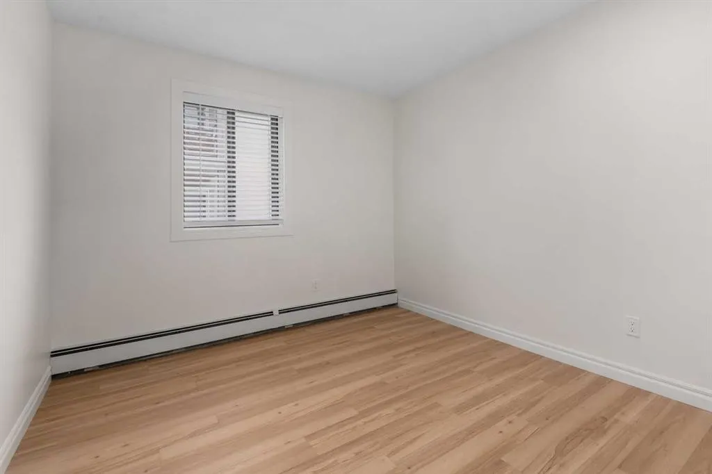 611 67 Avenue SW, #202