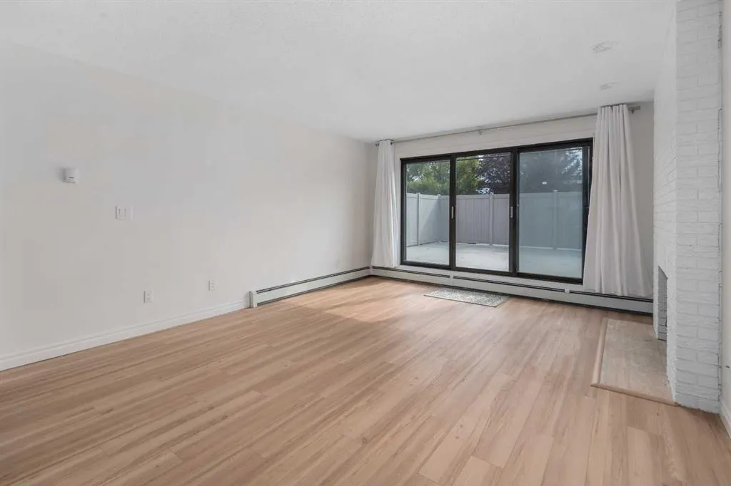 611 67 Avenue SW, #202