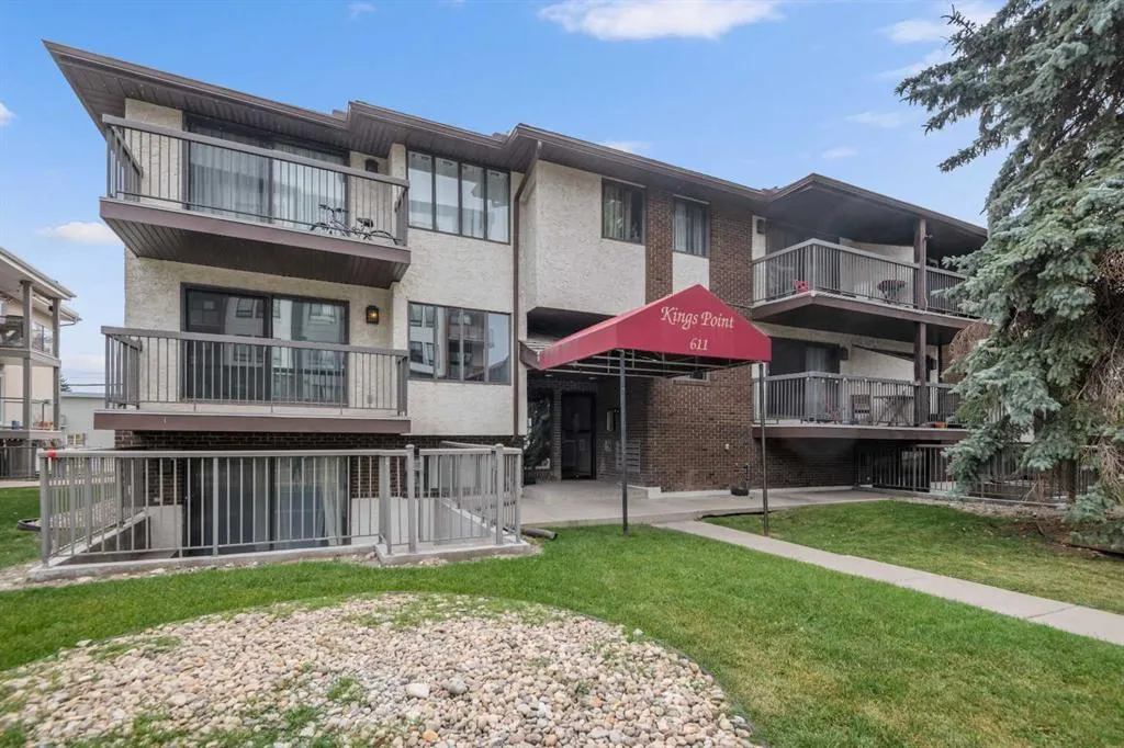 611 67 Avenue SW, #202