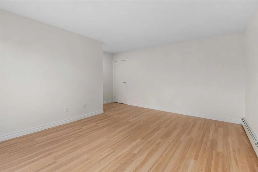 611 67 Avenue SW, #202