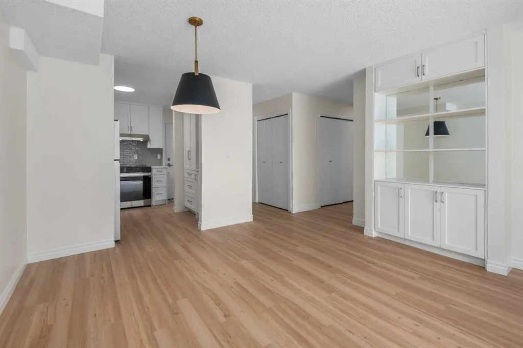 611 67 Avenue SW, #202