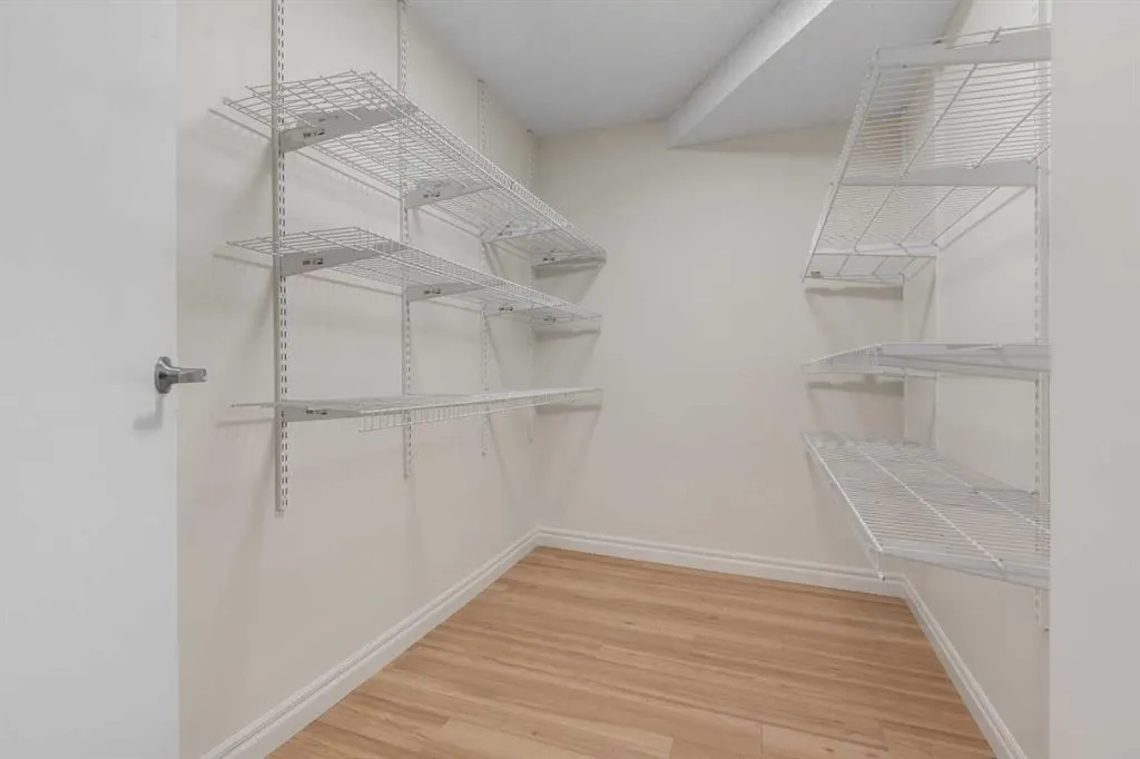 611 67 Avenue SW, #202