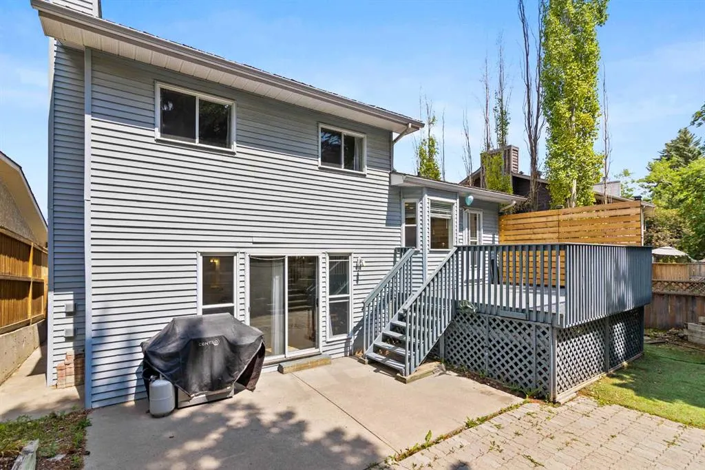 131 Stratton Crescent SW