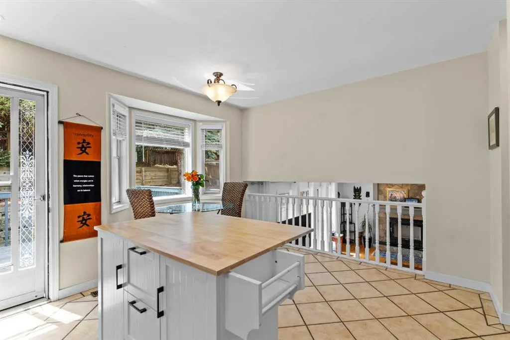 131 Stratton Crescent SW