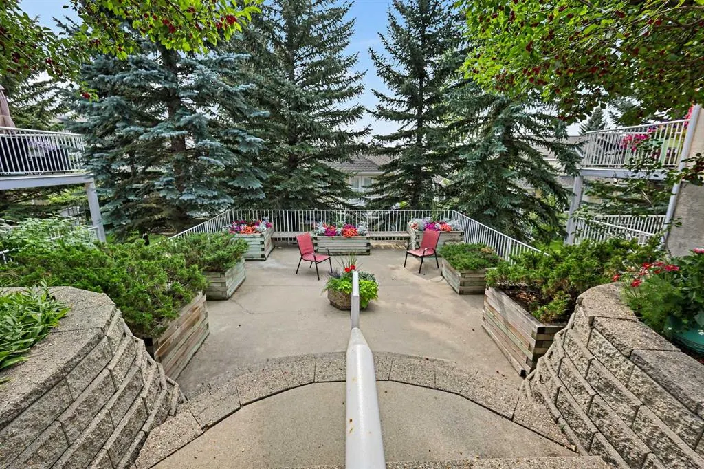 1000 Sienna Park Green SW, #1206