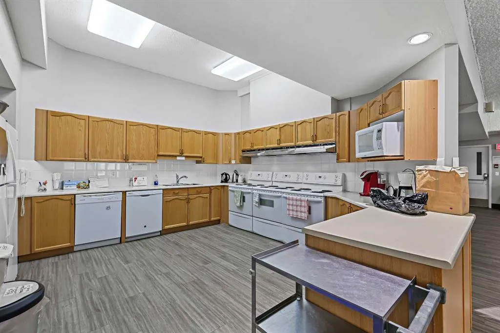 1000 Sienna Park Green SW, #1206