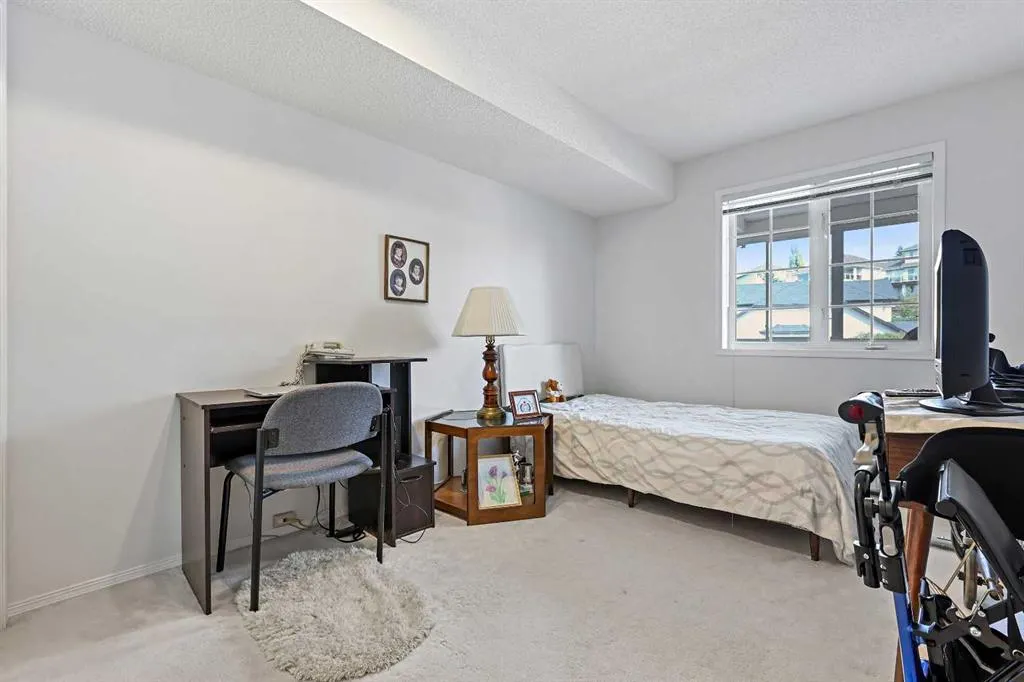 1000 Sienna Park Green SW, #1206