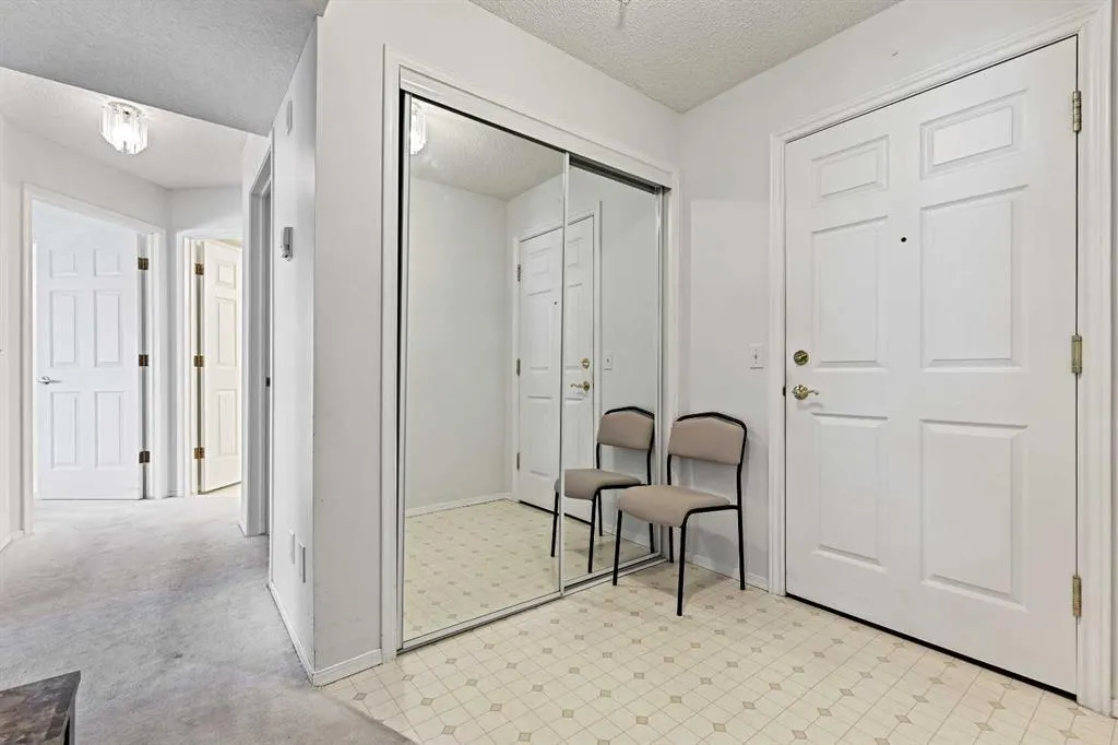 1000 Sienna Park Green SW, #1206